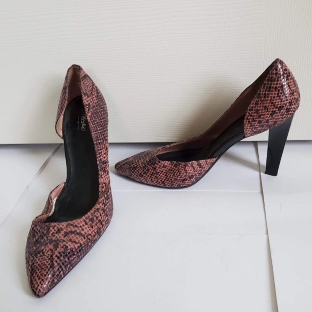 Faux leather pumps